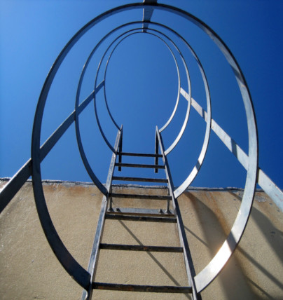 metal-stairs-1731677_1920